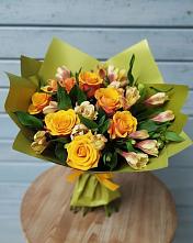 Букет цветов из:  Альстромерии и Розы в Гелдагане