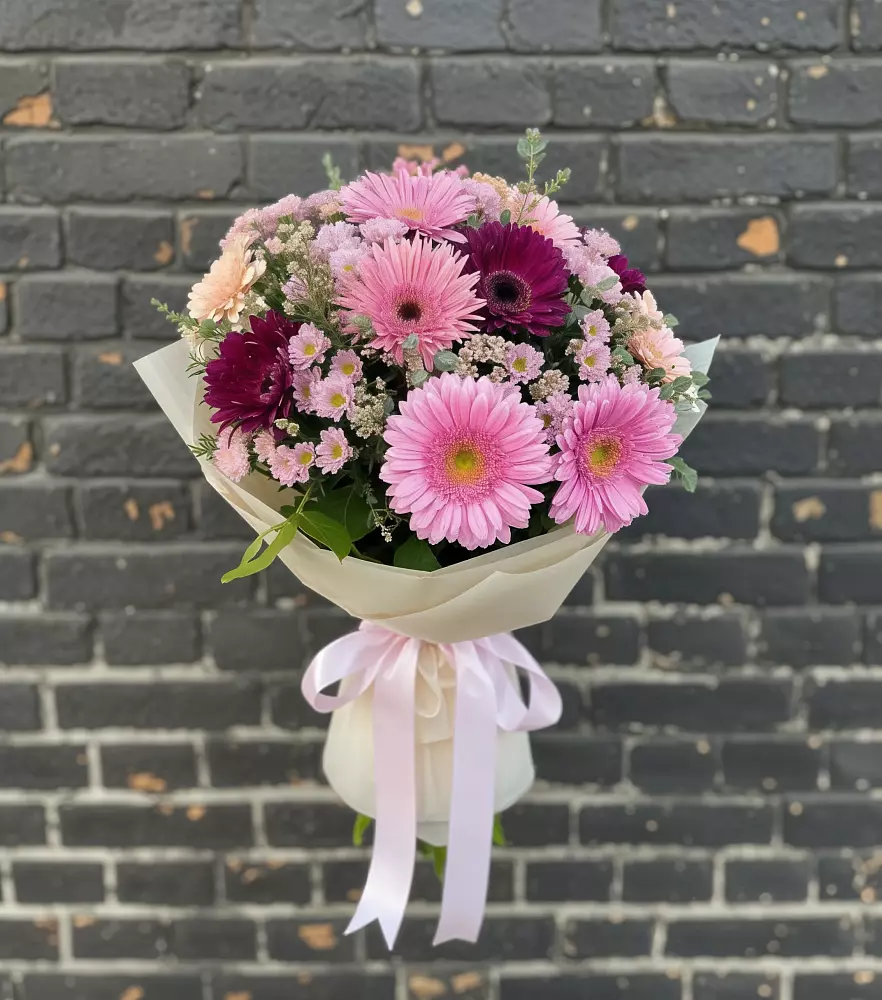 Букет цветов из: Герберы и Хризантемы в Гелдагане