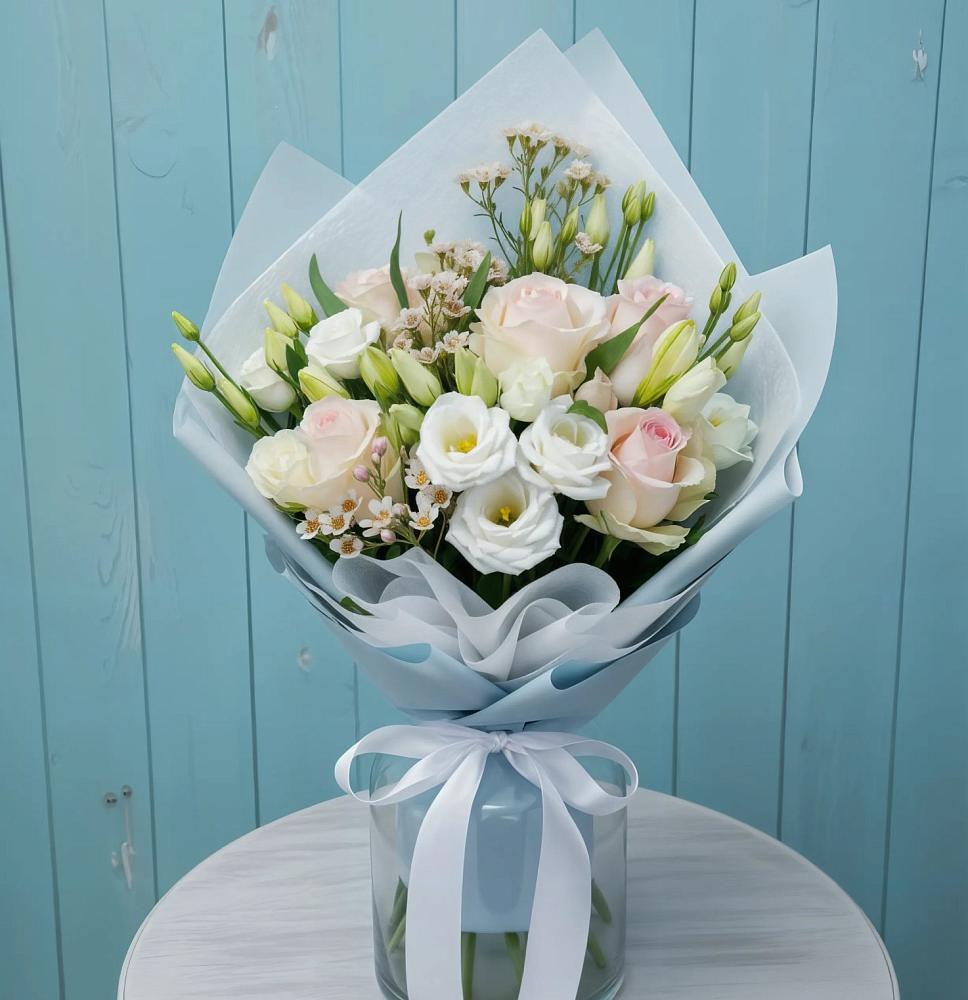 Букет цветов из: Розы и Лизиантусы в Гелдагане