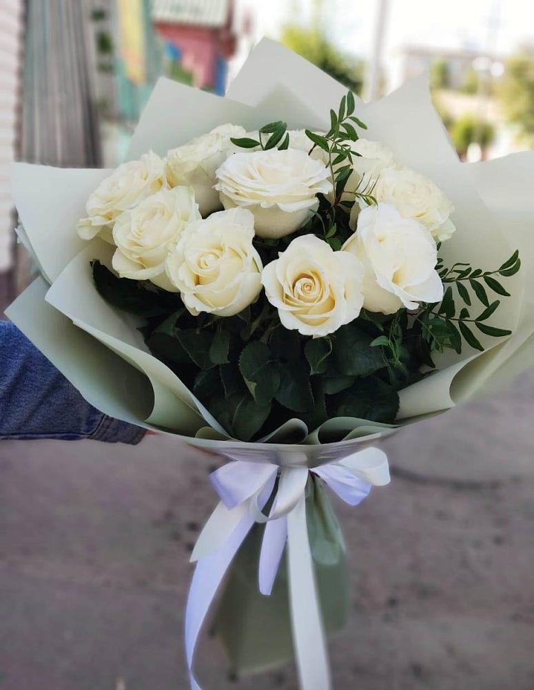 Букет Белые розы Проуд в Гелдагане