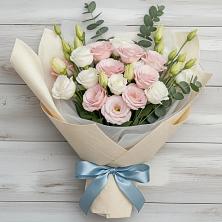 Букет цветов из:  Лизиантусы в Гелдагане