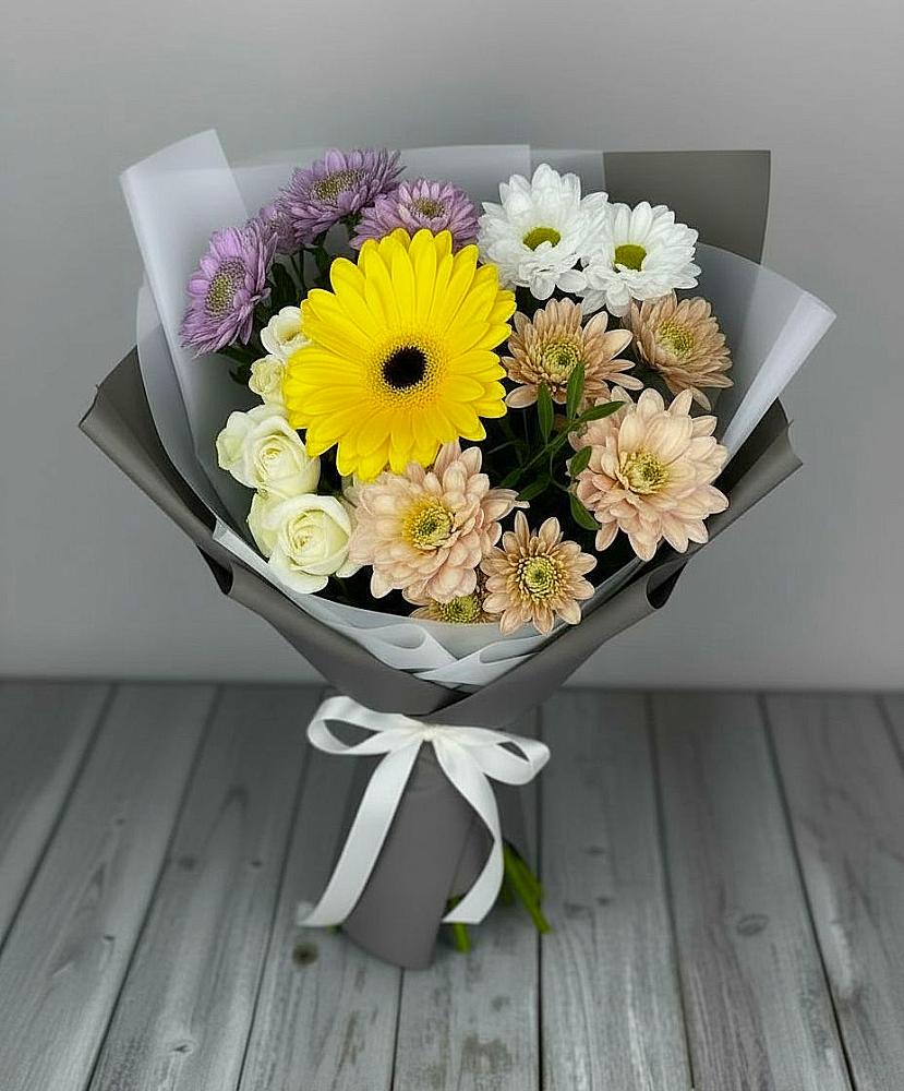 Букет цветов из: Розы, Герберы и Хризантемы в Гелдагане