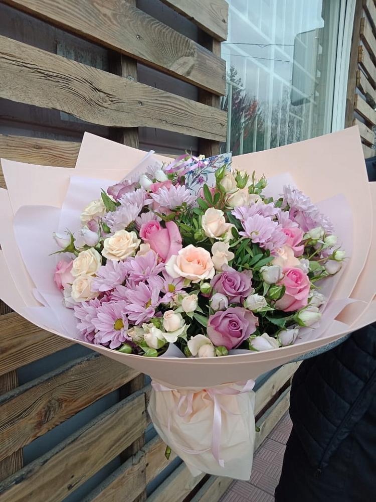 Букет цветов из: Розы и Хризантемы в Гелдагане