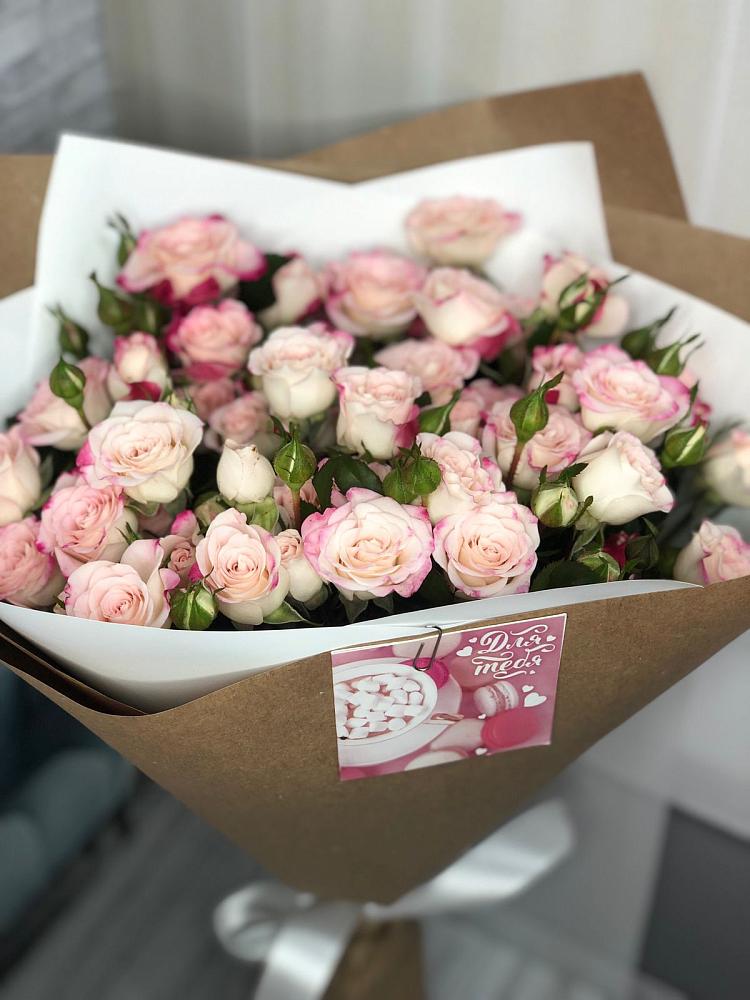 Букет цветов из: Розы в Гелдагане