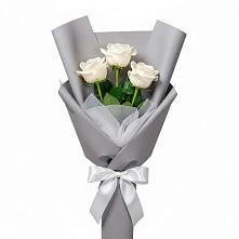 Букет 3 белые розы в Гелдагане