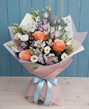 Букет цветов из:  Лизиантусы, Розы, Альстромерии и Гипсофила в Гелдагане