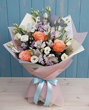 Букет цветов из:  Лизиантусы, Розы, Альстромерии и Гипсофила в Гелдагане