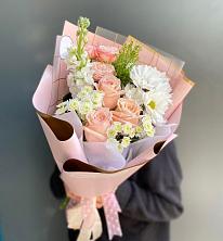Букет цветов из:  Хризантемы и Розы в Гелдагане
