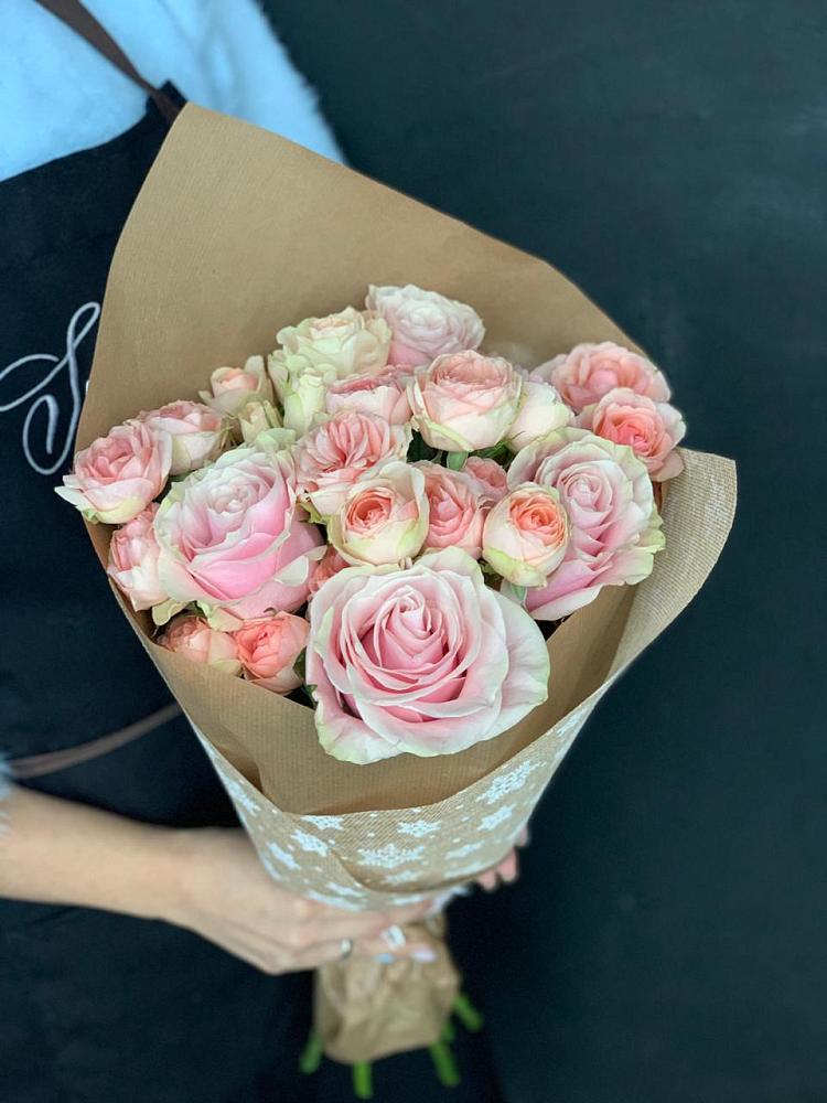 Букет цветов из: Хризантемы и Розы в Гелдагане