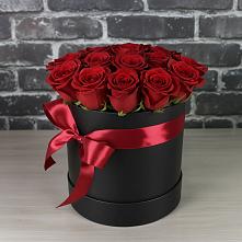 Цветочная композиция из Розы в шляпной коробке в Гелдагане