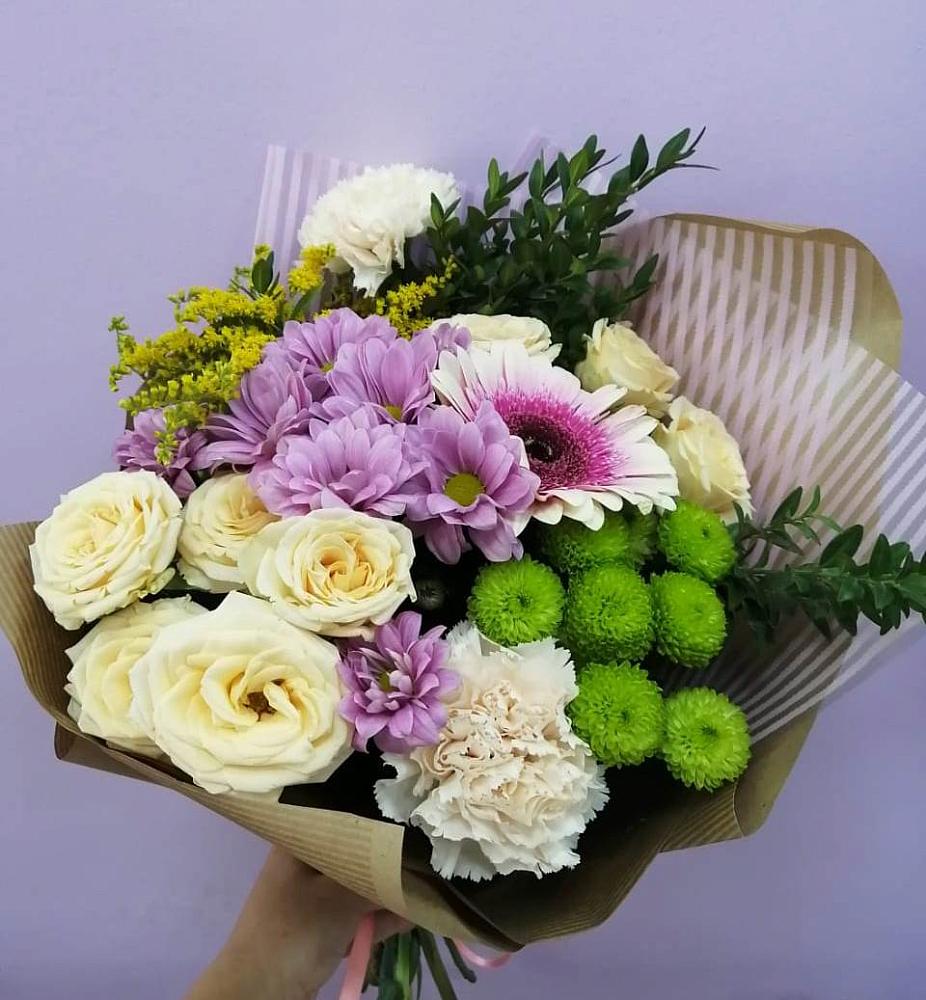 Букет цветов из: Хризантемы, Розы, Гвоздики и Герберы в Гелдагане