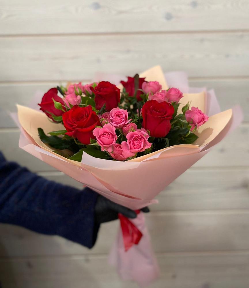 Букет цветов из: Розы в Гелдагане