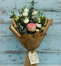 Букет цветов из:  Розы и Лизиантусы в Гелдагане