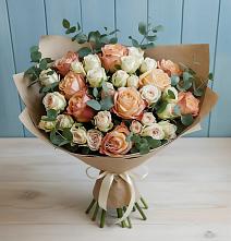 Букет цветов из:  Альстромерии и Розы в Гелдагане