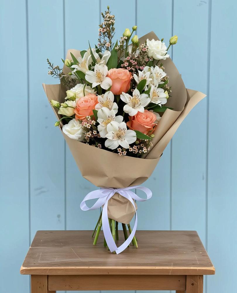 Букет цветов из: Альстромерии, Лизиантусы, Розы и Хризантемы в Гелдагане