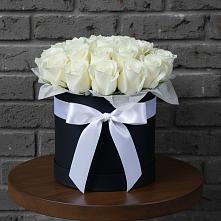 Цветочная композиция из Розы в шляпной коробке в Гелдагане